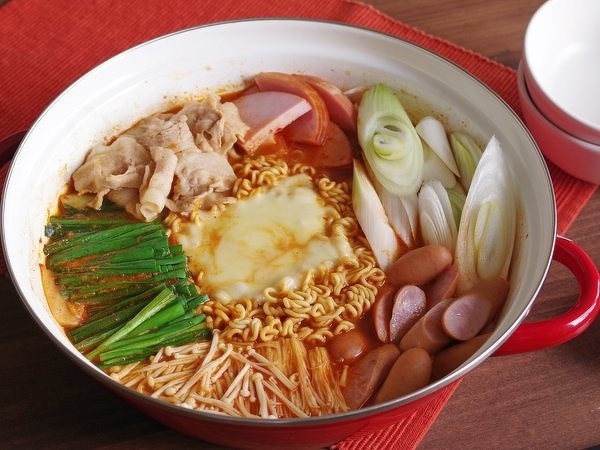 【韓国旨辛鍋】プデチゲ