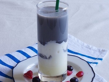 黒ごまヨーグルトラテ